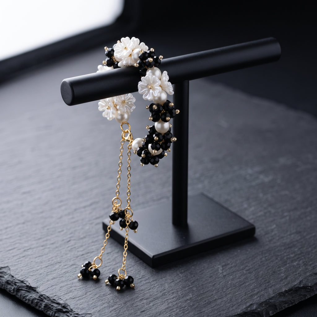 Monochrome Chic Pearl Bracelet