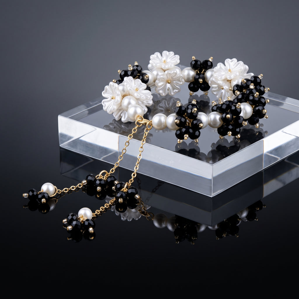 Monochrome Chic Pearl Bracelet