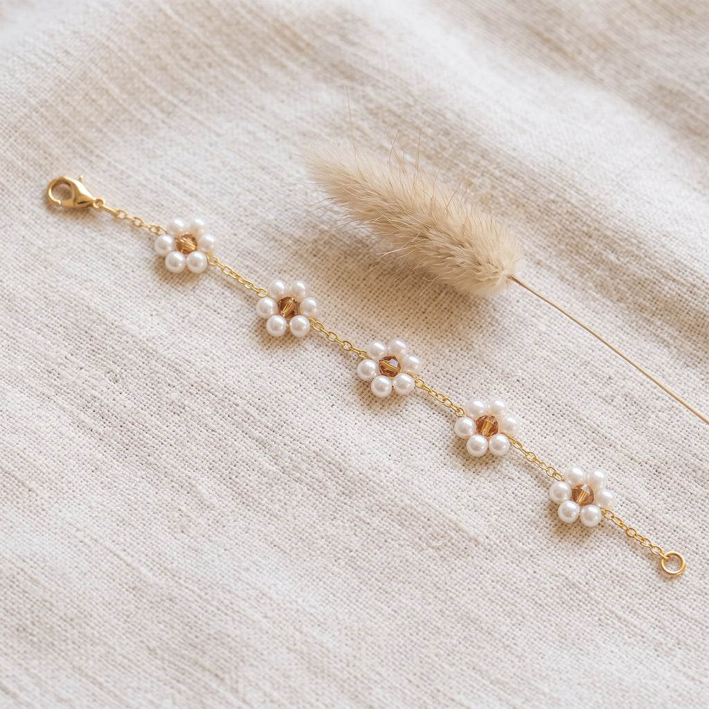 Minimalist Pearl Blossom Bracelet