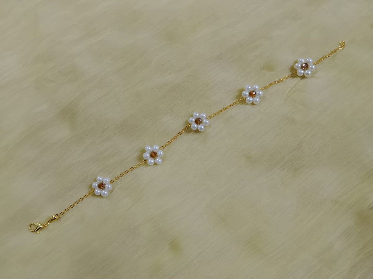 Minimalist Pearl Blossom Bracelet