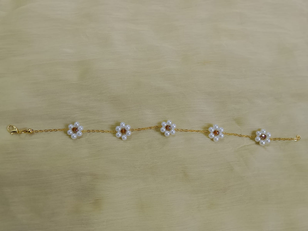 Minimalist Pearl Blossom Bracelet